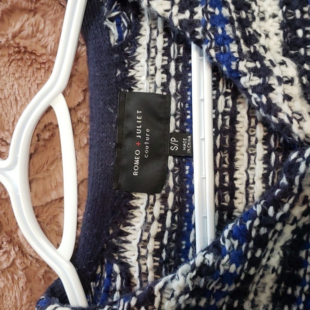 Sweater - Picture 3 of 4